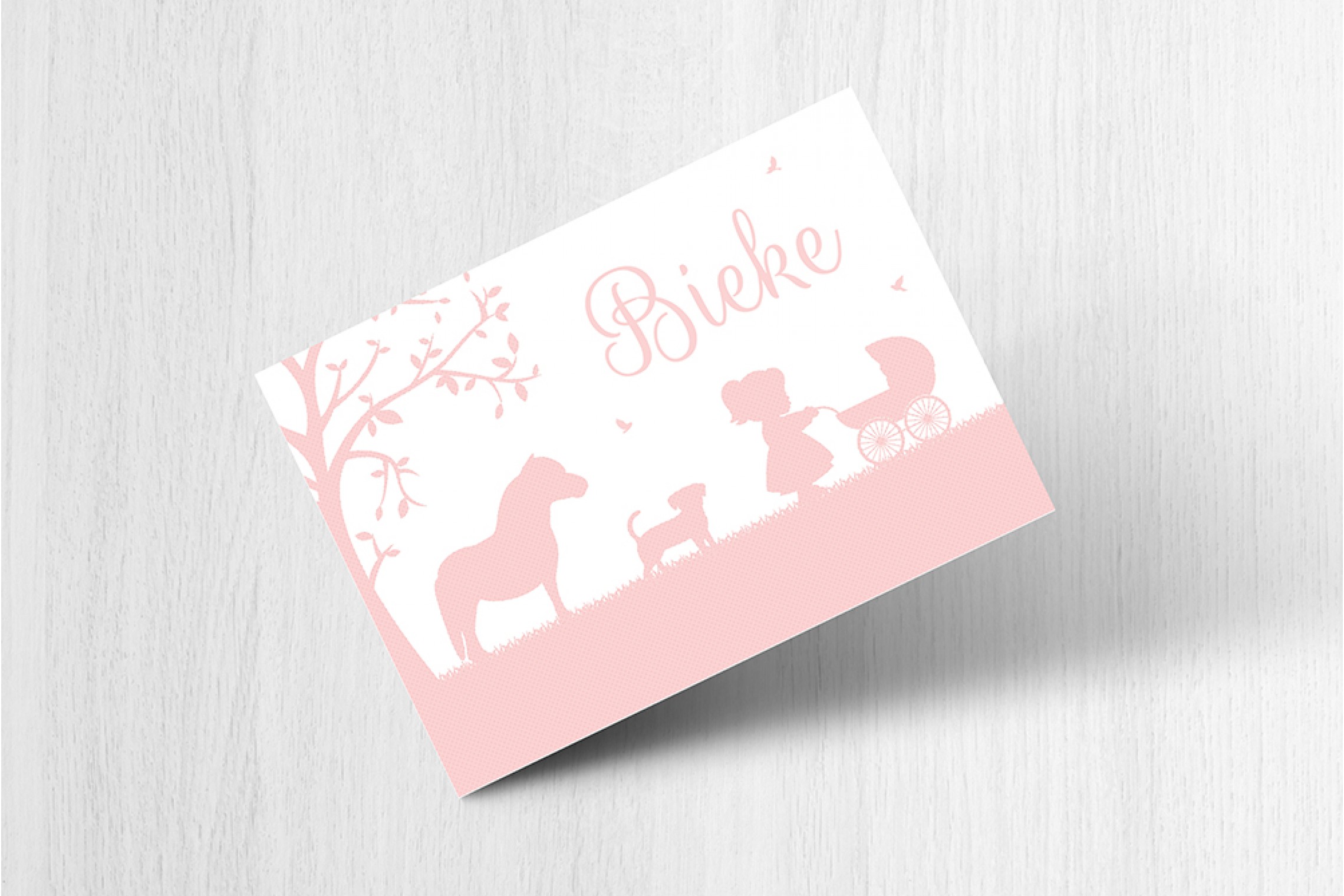 Meisje met kinderwagen